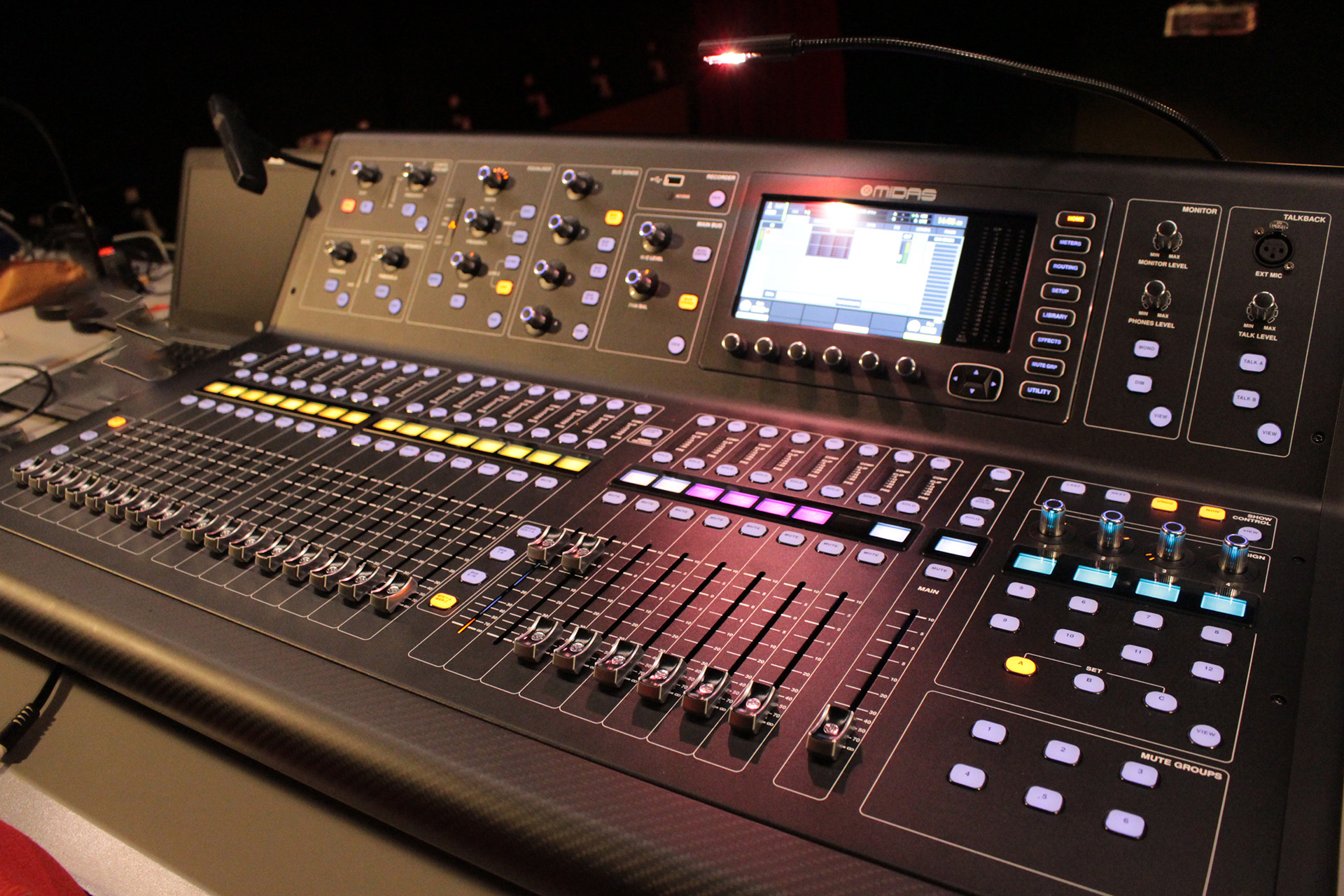 Console de mixage M32